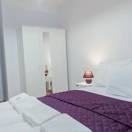 Golden - Pereca Apartment